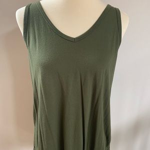 SLEEVELESS TOP